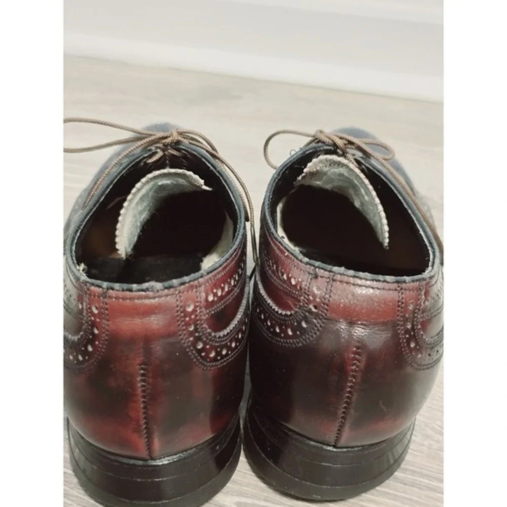 The Florsheim Shoe Men Burgundy Leather Wingtip Oxfords Size 9B‎ Classic Preppy